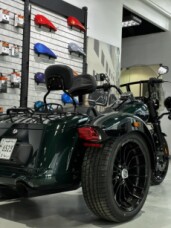 2024 Harley-Davidson® Freewheeler™ Alpine Green / Vivid Black thumb 0