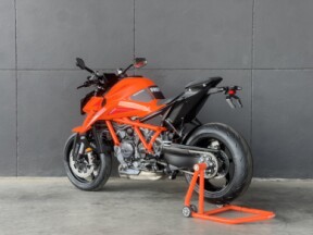 2025 KTM 1390 SUPERDUKE R ORANGE thumb 0