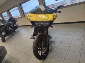 FLTRXSE 2018 CVO™ Road Glide® thumb 2