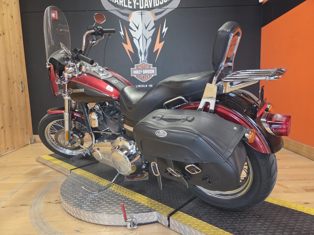 FXDC 2012 Super Glide® Custom, photo 6