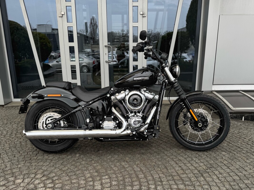 street bobオープンロード 7 1/2 黒　60cm Street Bob® | Harley-Davidson® Kyiv