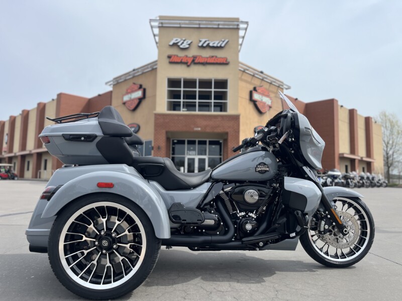 2026 Harley-Davidson® FLHLT Street Glide 3 Limited DRK BILIARD GRY