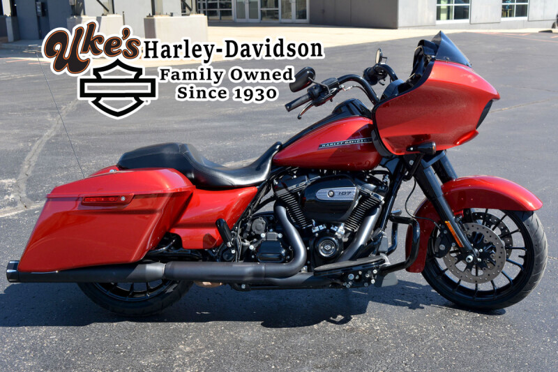 2018 Harley-Davidson® Road Glide® Special Wicked Red