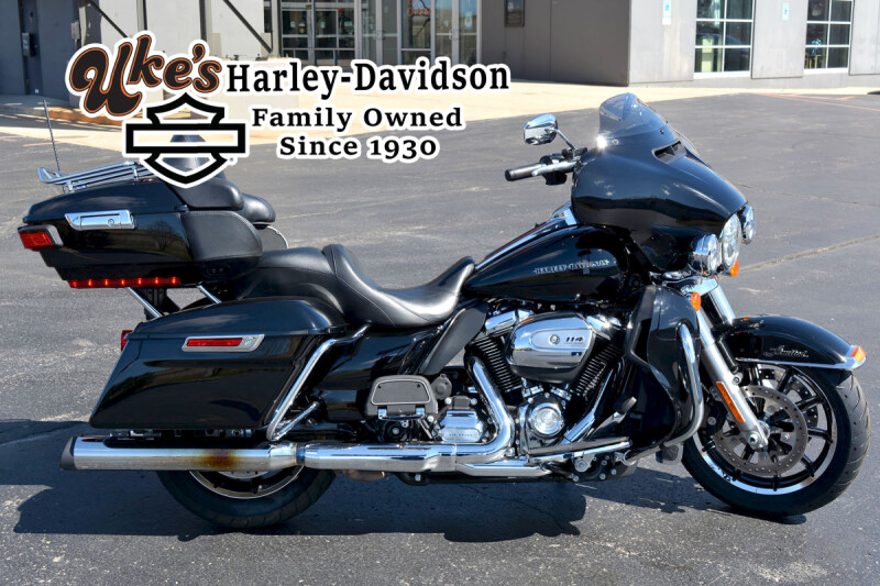 2019 Harley-Davidson® Ultra Limited Vivid Black