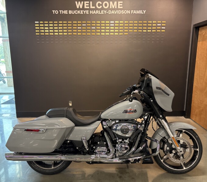 2024 Harley-Davidson® Street Glide® Billiard Gray