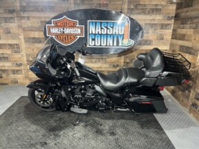 2024 Harley-Davidson® Road Glide® Limited Vivid Black thumb 2