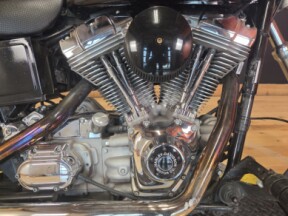 FXDCI 2005 Super Glide® Custom thumb 2