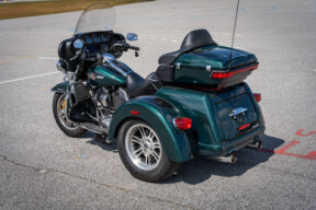 2024 Harley-Davidson® Tri Glide® Ultra FLHTCUTG thumb 0