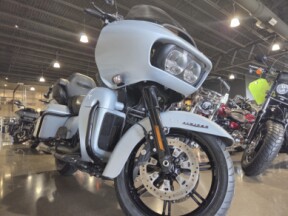 2023 Harley-Davidson® Road Glide® Limited Atlas Silver Metallic thumb 0