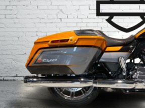 2026 Harley-Davidson® CVO Street Glide Torched Orange CVO Tri-Tone thumb 0