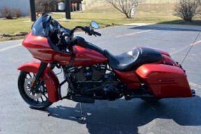 2018 Harley-Davidson® Road Glide® Special Wicked Red thumb 2