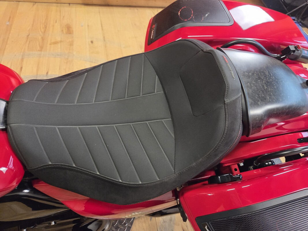 FLTRXSTSE 2025 CVO™ Road Glide™ ST, photo 6
