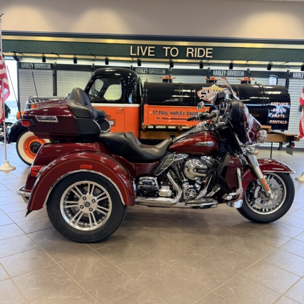 2016 Harley-Davidson Tri-Glide Ultra FLHTCUTG