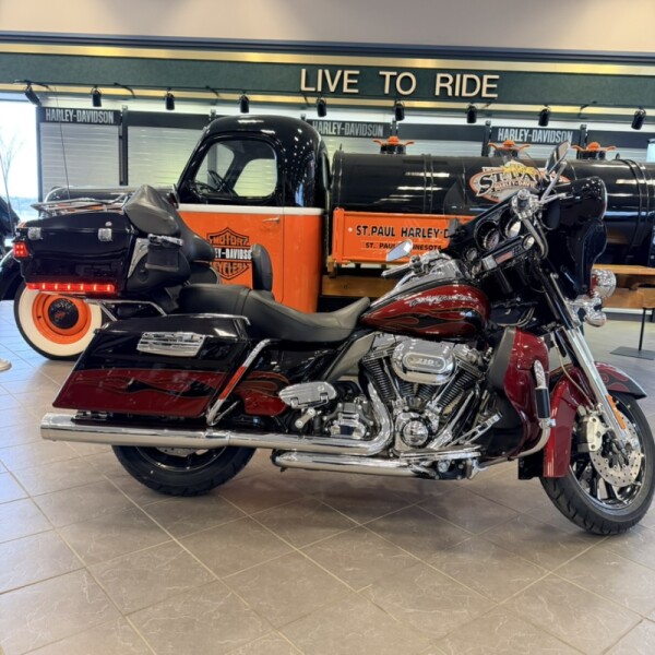 2011 Harley-Davidson CVO Ultra Classic Electra Glide FLHTCUSE6