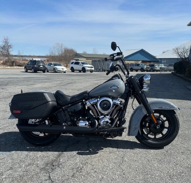 2026 Harley-Davidson® Heritage Classic Dark Billiard Gray Black Laced Wheels