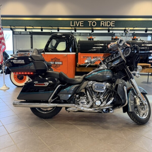 2015 Harley-Davidson CVO Electra Glide Ultra Limited FLHTKSE