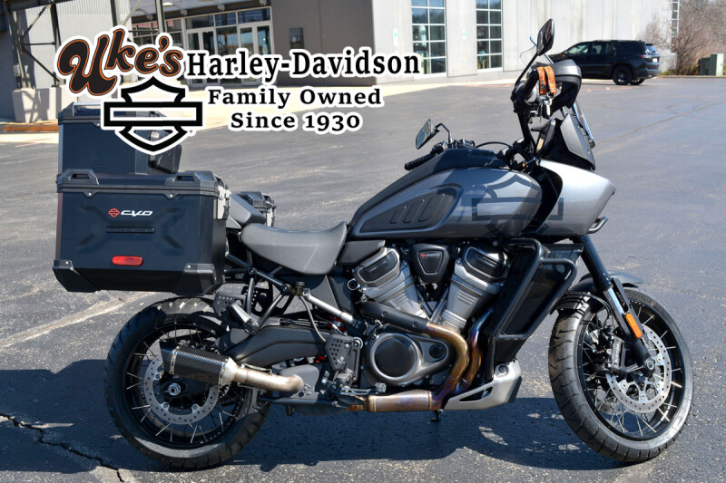 2021 Harley-Davidson® Pan America™ 1250 Special Vivid Black