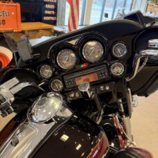 2011 Harley-Davidson CVO Ultra Classic Electra Glide FLHTCUSE6 thumb 2