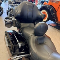 2011 Harley-Davidson CVO Ultra Classic Electra Glide FLHTCUSE6 thumb 1