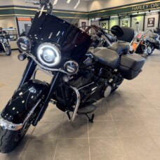 2025 Harley-Davidson Heritage Classic FLHC thumb 0