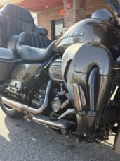 2021 CVO Limited Bronze Armor thumb 2
