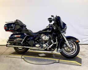 2012 Ultra Classic™ Electra Glide® FLHTCU thumb 2