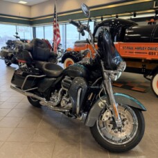 2015 Harley-Davidson CVO Electra Glide Ultra Limited FLHTKSE thumb 2