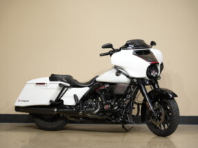 FLHXSE 2021 CVO™ Street Glide® thumb 2