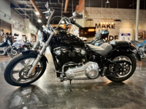 2022 Harley-Davidson® Softail Standard® Vivid Black thumb 2