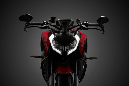 MCN Review - QJMOTOR SRK 921