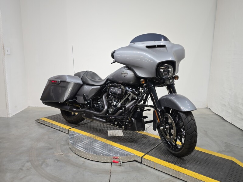 FLHXS 2021 Street Glide® Special