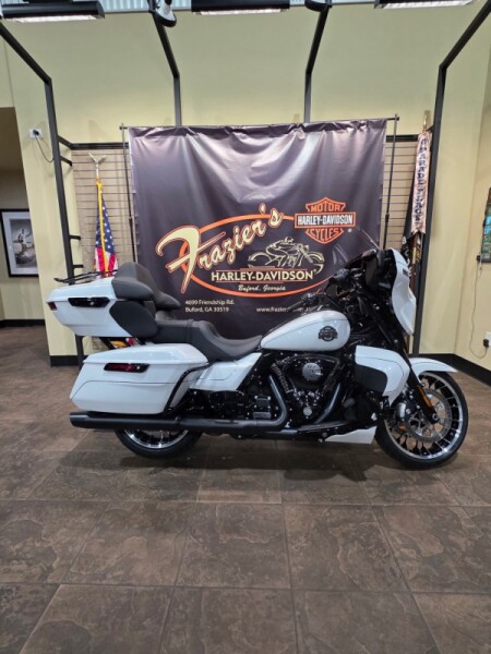2026 Harley-Davidson® Street Glide Limited White Onyx Pearl Black Trim