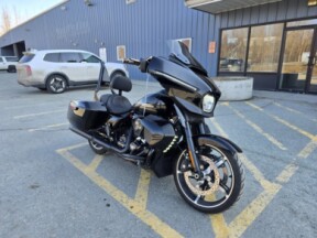 2025 Harley-Davidson® Street Glide® thumb 3