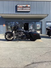 2020 Harley-Davidson® Street Glide®  thumb 0