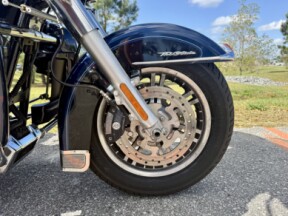 2013 Harley-Davidson® Tri Glide™ Ultra Classic® FLHTCUTG thumb 0