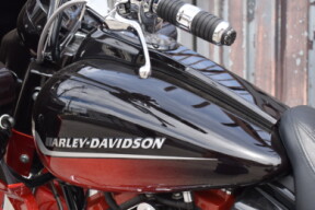2021 Harley-Davidson® CVO™ Road Glide® FLTRXSE thumb 2