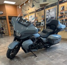 2026 Harley-Davidson® Street Glide Limited Dark Billiard Gray Black Trim thumb 3