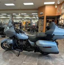 2026 Harley-Davidson® Street Glide Limited Dark Billiard Gray Black Trim thumb 2