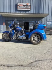2017 Harley-Davidson® Tri Glide® Ultra  thumb 0