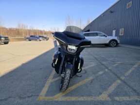 2025 Harley-Davidson® Street Glide® thumb 2