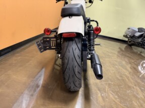 XL 883N 2022 Iron 883™ thumb 0