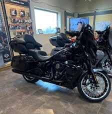 2026 Harley-Davidson® Street Glide Limited Vivid Black Black Trim thumb 1