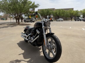 2024 Harley-Davidson® Softail® Standard Vivid Black thumb 2