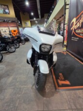 2026 Harley-Davidson® Street Glide Limited White Onyx Pearl Black Trim thumb 1