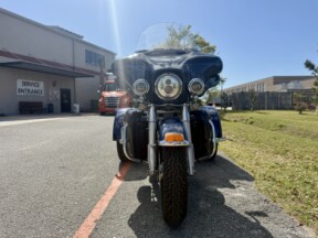 2013 Harley-Davidson® Tri Glide™ Ultra Classic® FLHTCUTG thumb 2
