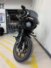 2023 Harley-Davidson® Low Rider® ST - Vivid Black thumb 2