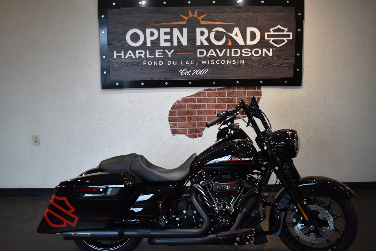 2025 Harley-Davidson® Road King® Special Vivid Black