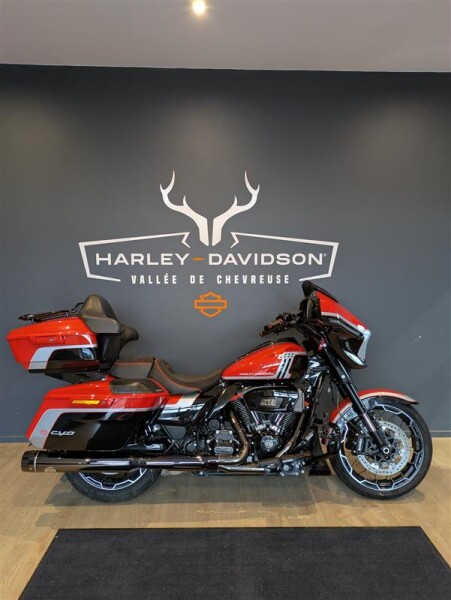 FLHXSE 2024 CVO™ Street Glide®