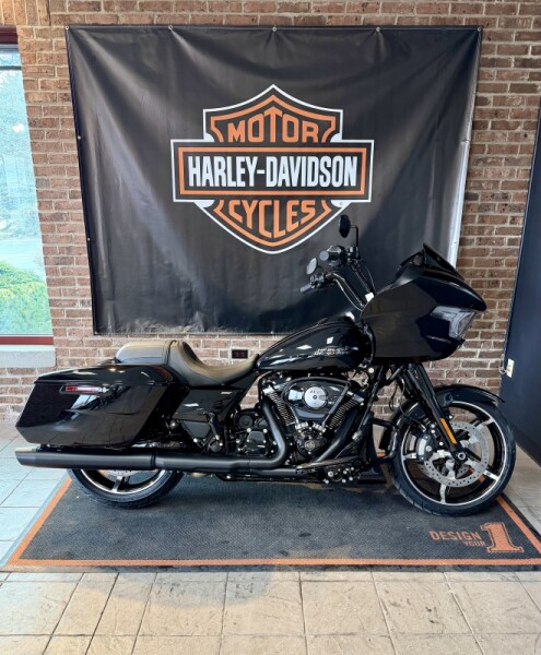 2026 Harley-Davidson® Road Glide® Vivid Black Black Trim