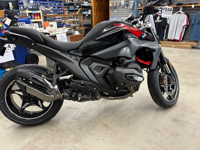 2026 BMW Motorrad R 1300 R Blackstorm Metallic